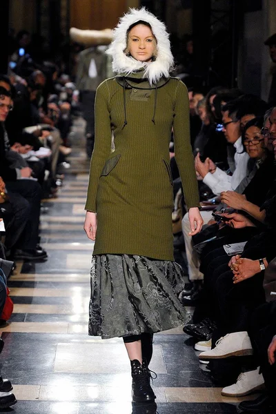 Look 11